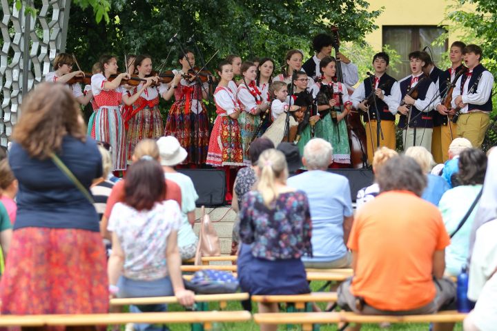 F_0035_C00_4374 F_0035_C00_4374