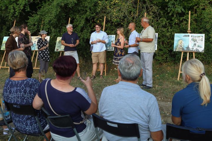 F_0104_A04_1808 F_0104_A04_1808