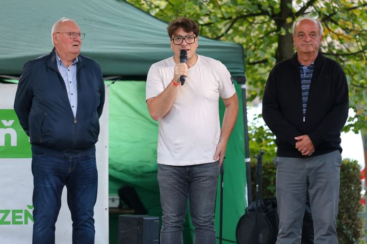 F_0121_B01_6058 F_0121_B01_6058