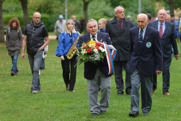 F_0140_B01_0716 F_0140_B01_0716