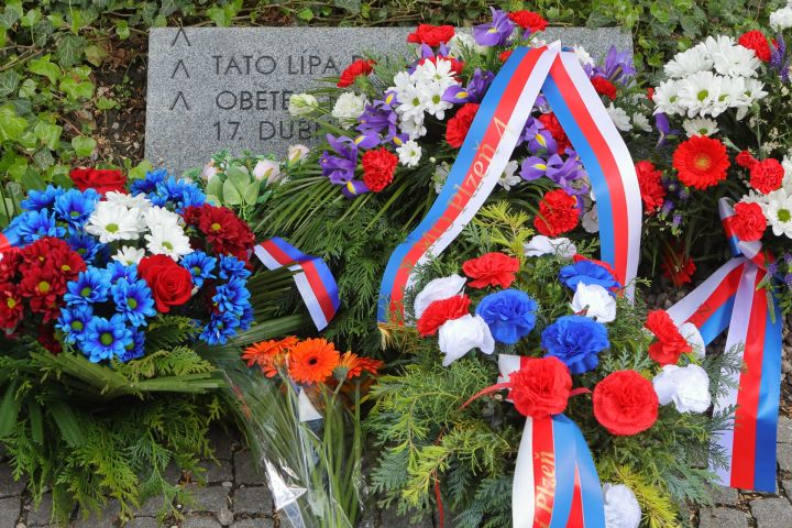 F_0165_C02_7717 F_0165_C02_7717