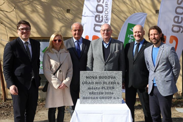 F_0185_B00_7489 F_0185_B00_7489