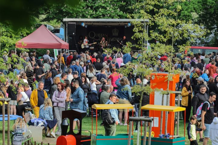 F_1276_C04_5093 F_1276_C04_5093