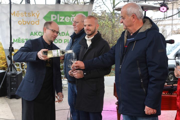 F_251109_0140_A07_2579