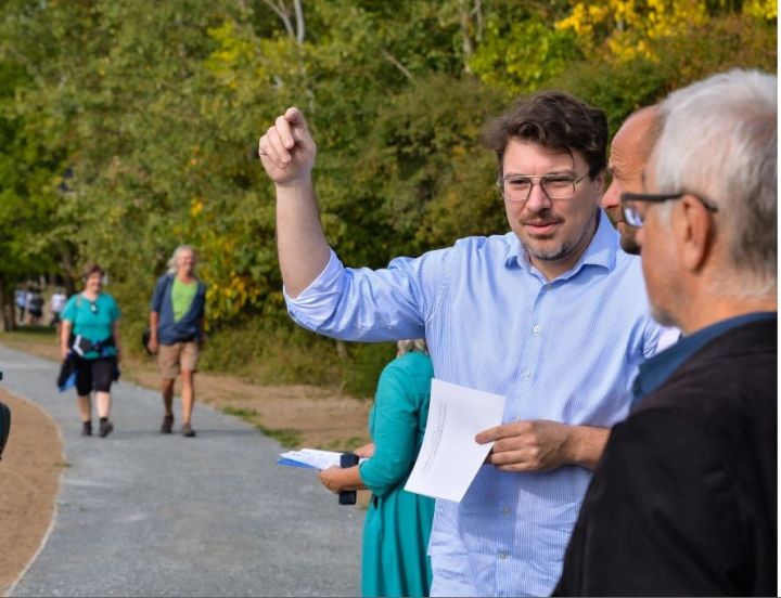 Výstřižek les šp